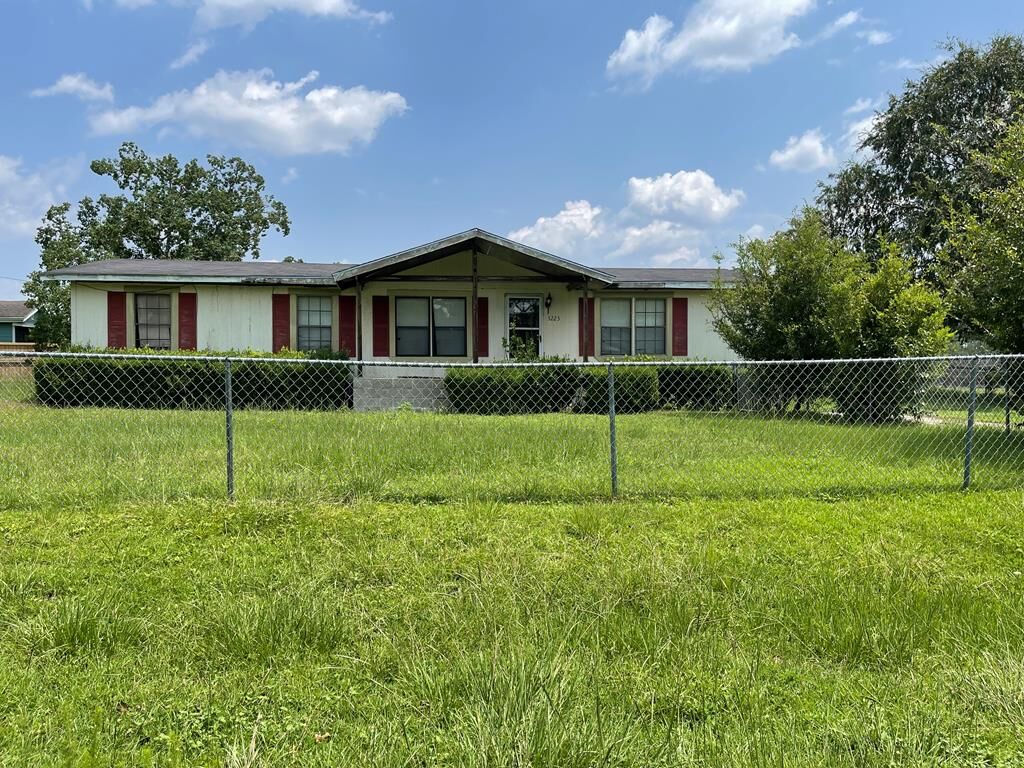Property Photo:  3223 Johnson Lake Rd.  GA 31606 