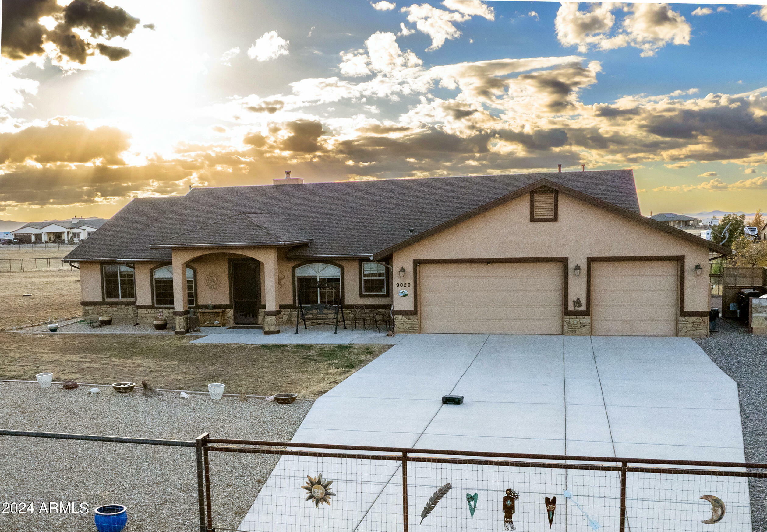 Property Photo:  9020 N Covered Wagon Trail --  AZ 86315 