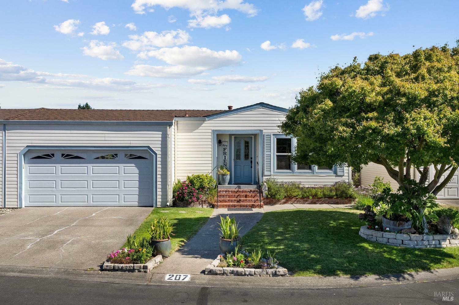 Property Photo: 207 Jane Way CA 94558