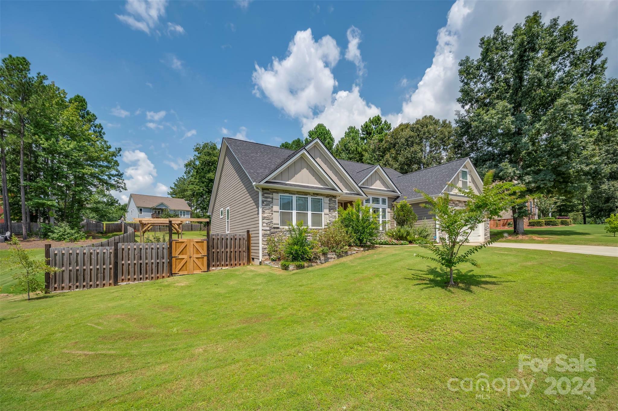 Property Photo:  220 Cane Creek Way  SC 29322 