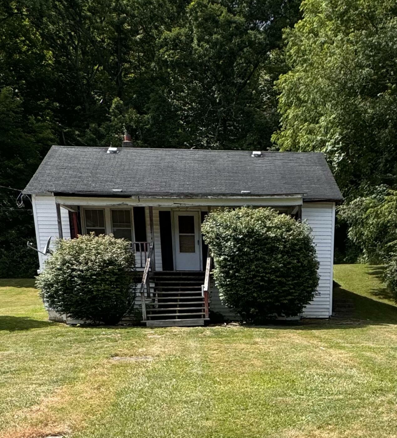 Property Photo:  1396 S Sewell St  WV 25962 