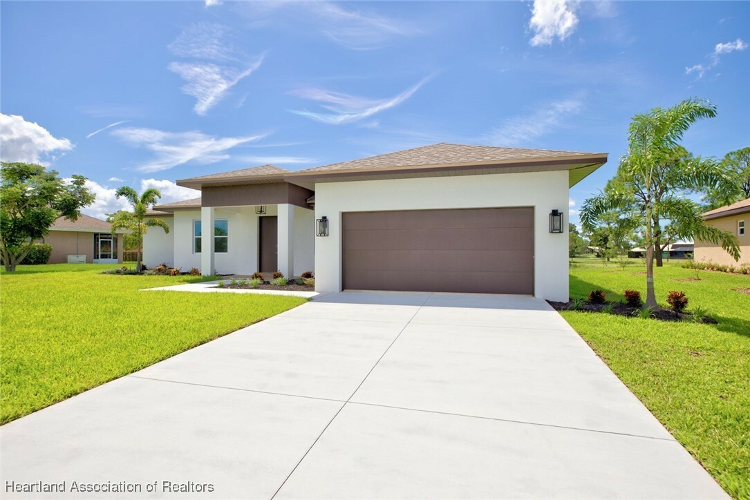 Property Photo:  6416 Concord Drive  FL 33876 