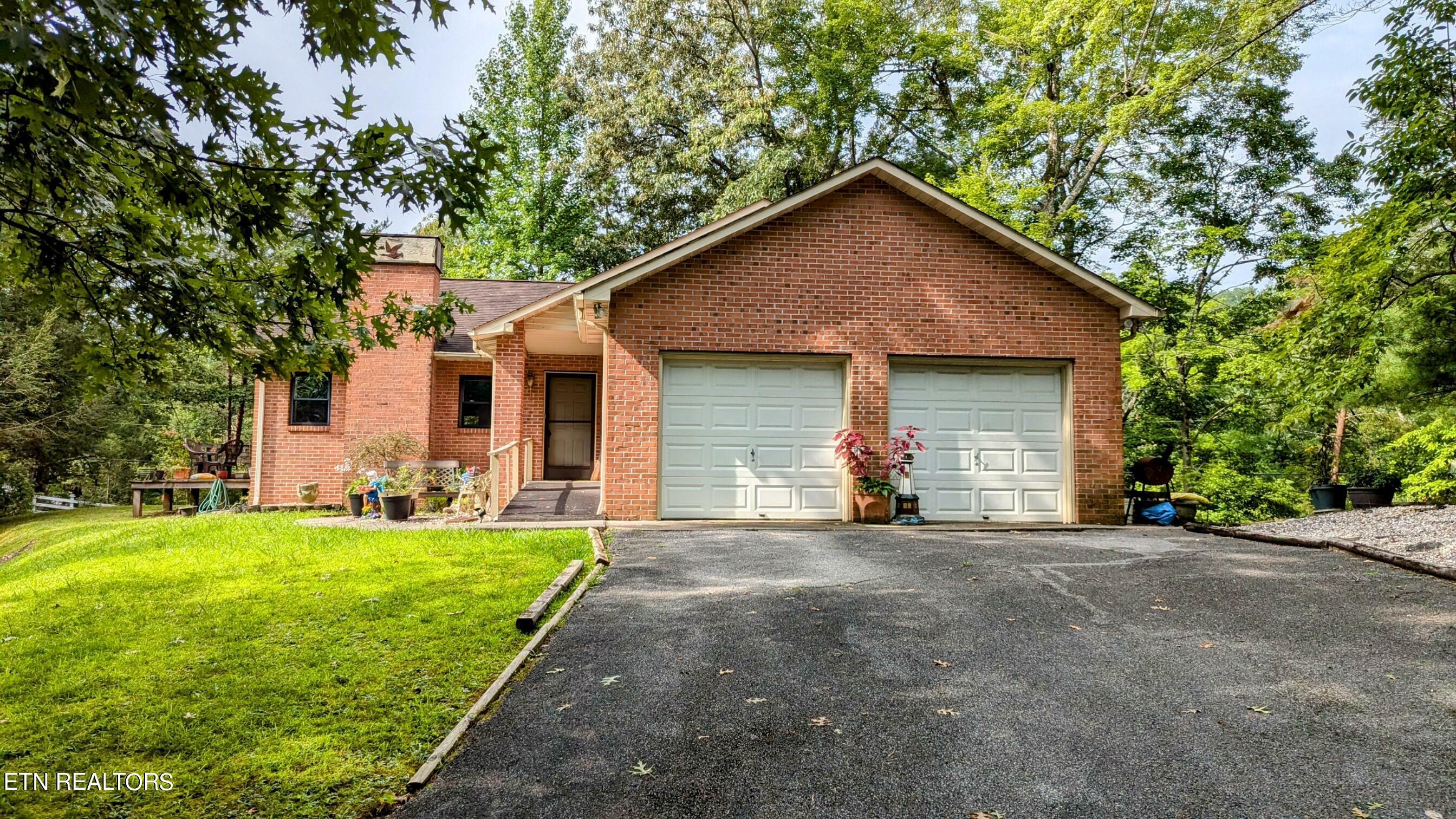 Property Photo: 1140 Little Smoky Rd TN 37738