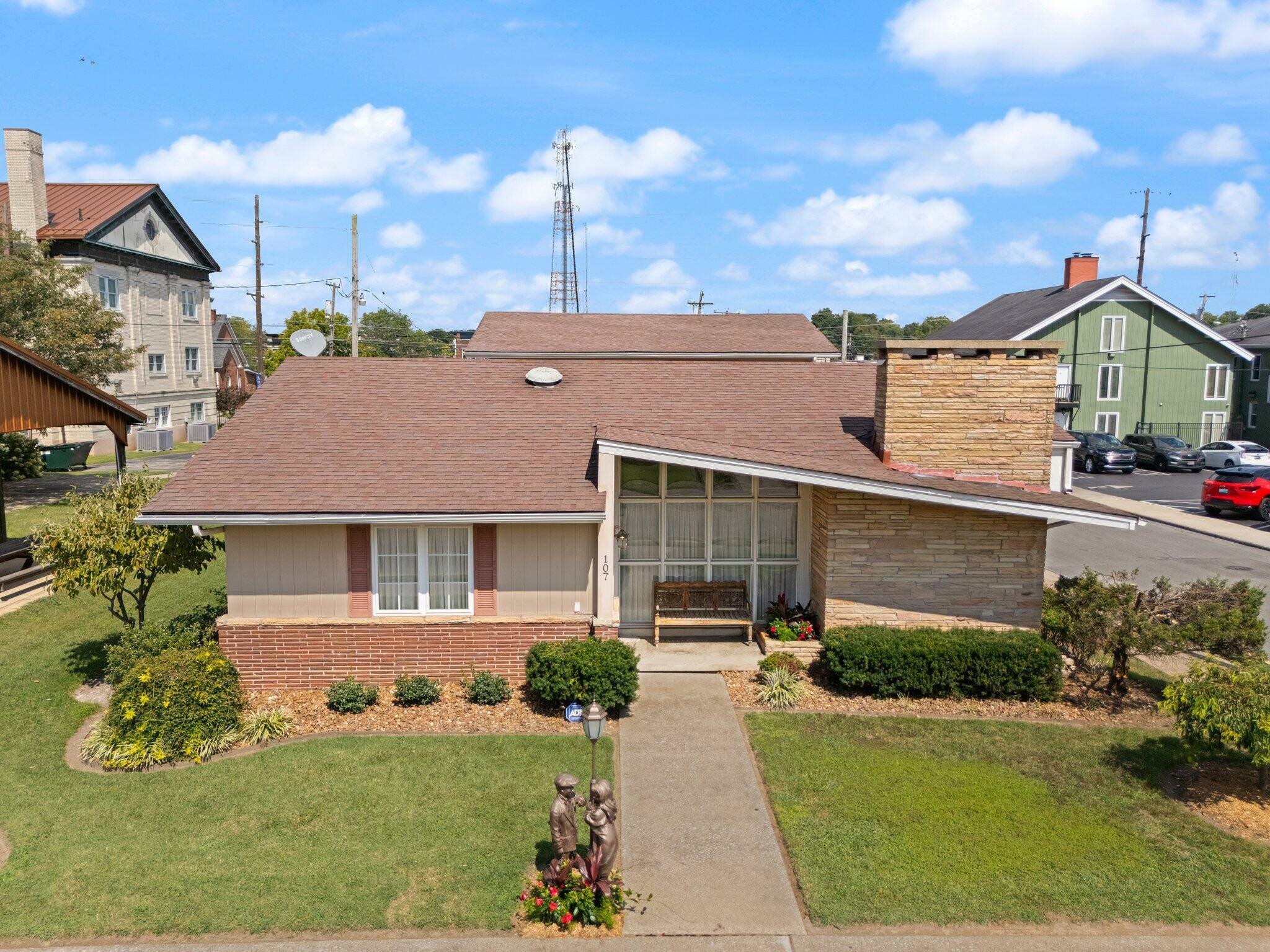 Property Photo:  107 South Poplar Street  KY 40701 