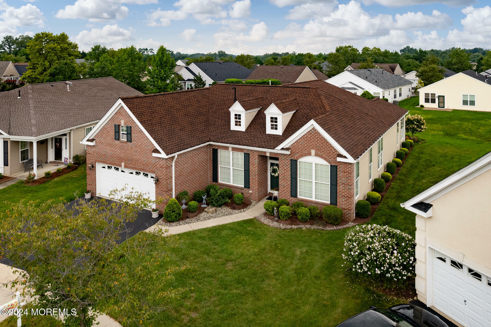 Property Photo:  17 Red Coat Place  NJ 08501 