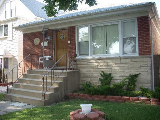 6118 W Giddings Street  Chicago IL 60630 photo