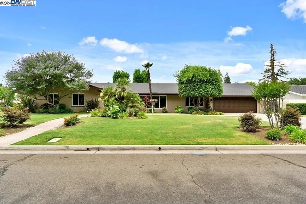 Property Photo:  6017 N Kavanagh Ave  CA 93711 
