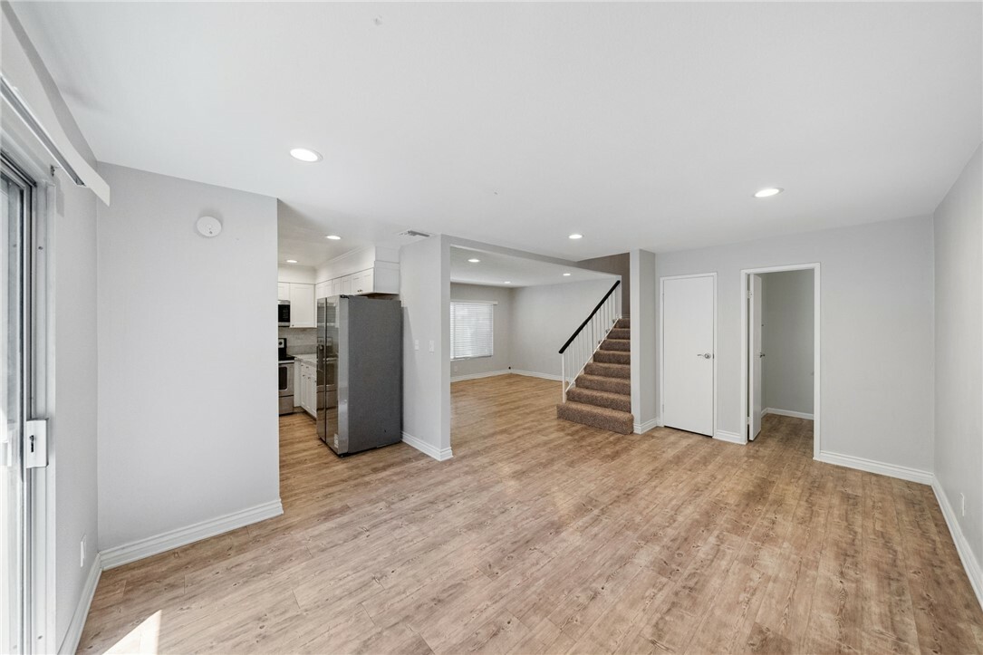 Property Photo:  7321 Lennox Avenue F5  CA 91405 