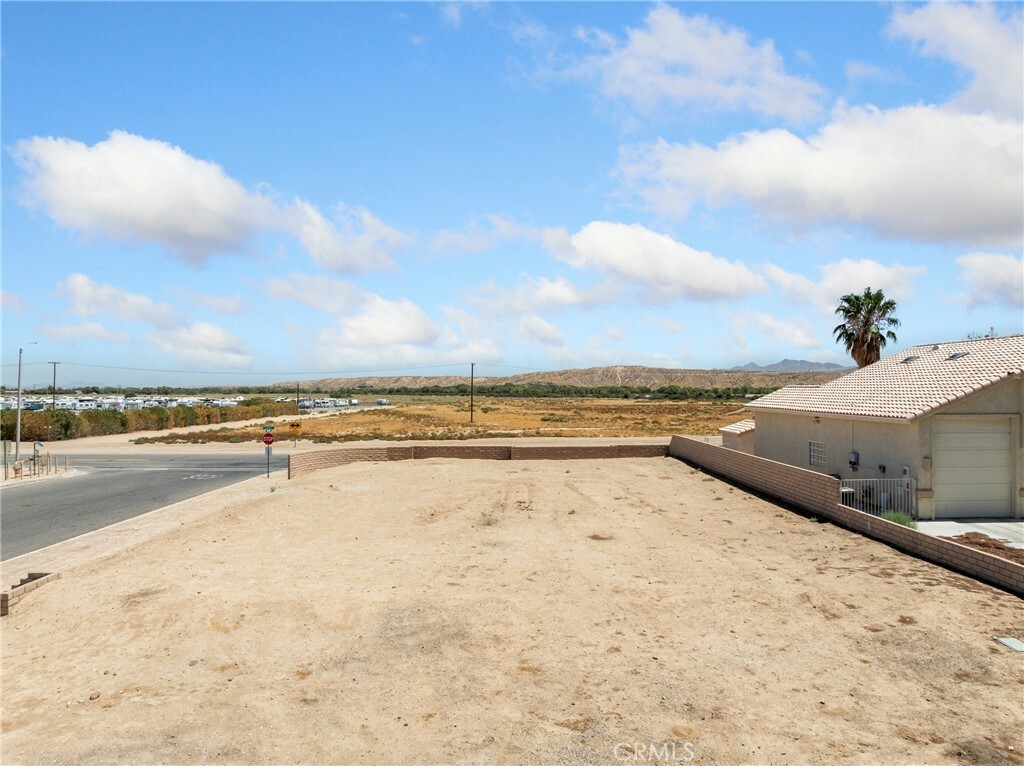 Property Photo:  27867 Hummingbird Lane  CA 92342 