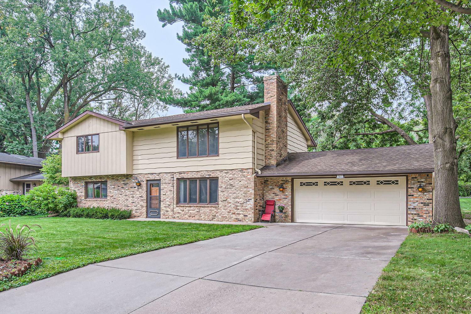 Property Photo:  7017 Willow Lane  MN 55430 