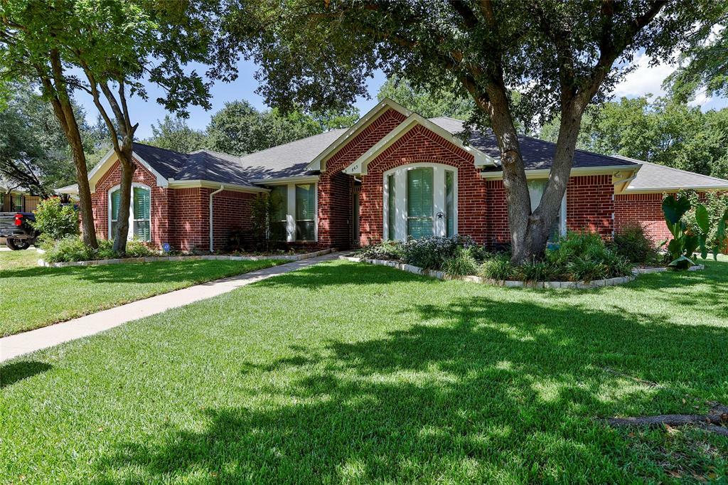 Property Photo:  845 Hunters Glen Trail  TX 76120 