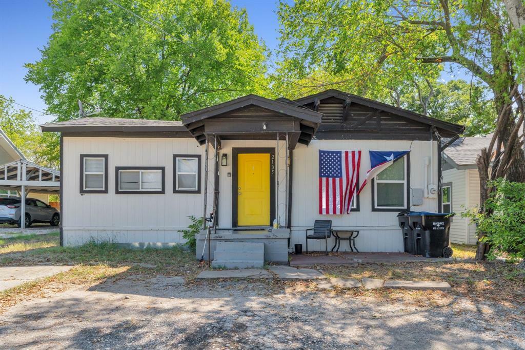 Property Photo:  2105 Walnut Street  TX 75401 