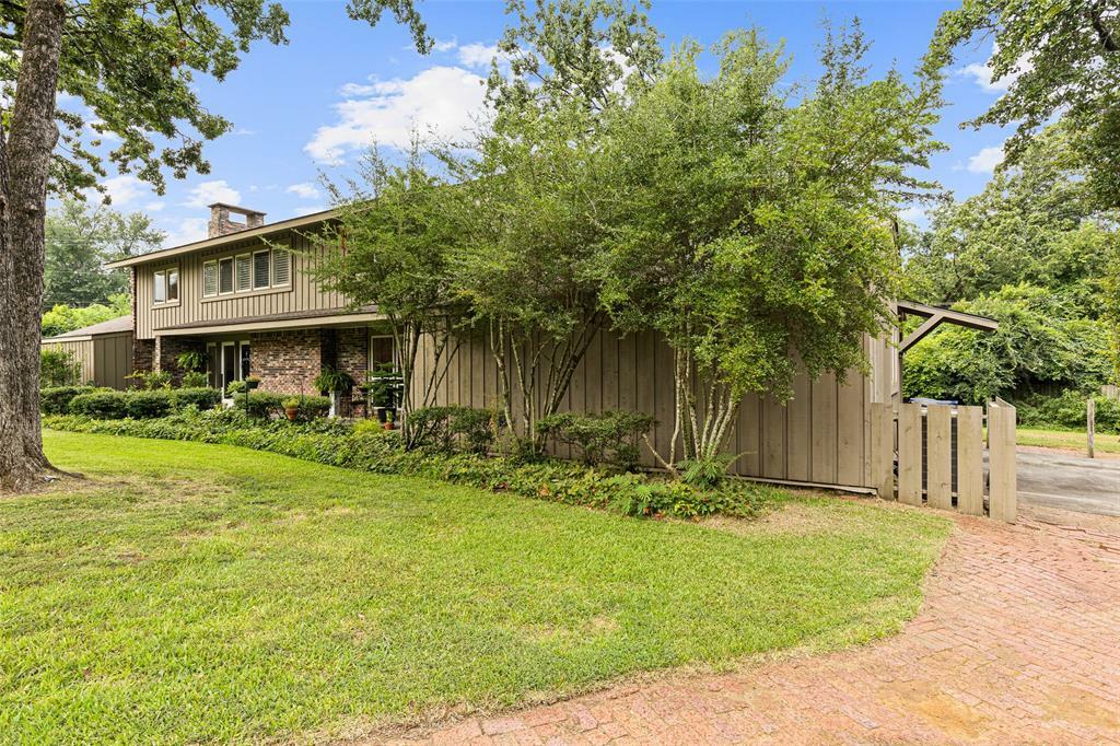 Property Photo:  4 Huntington Circle  TX 75601 