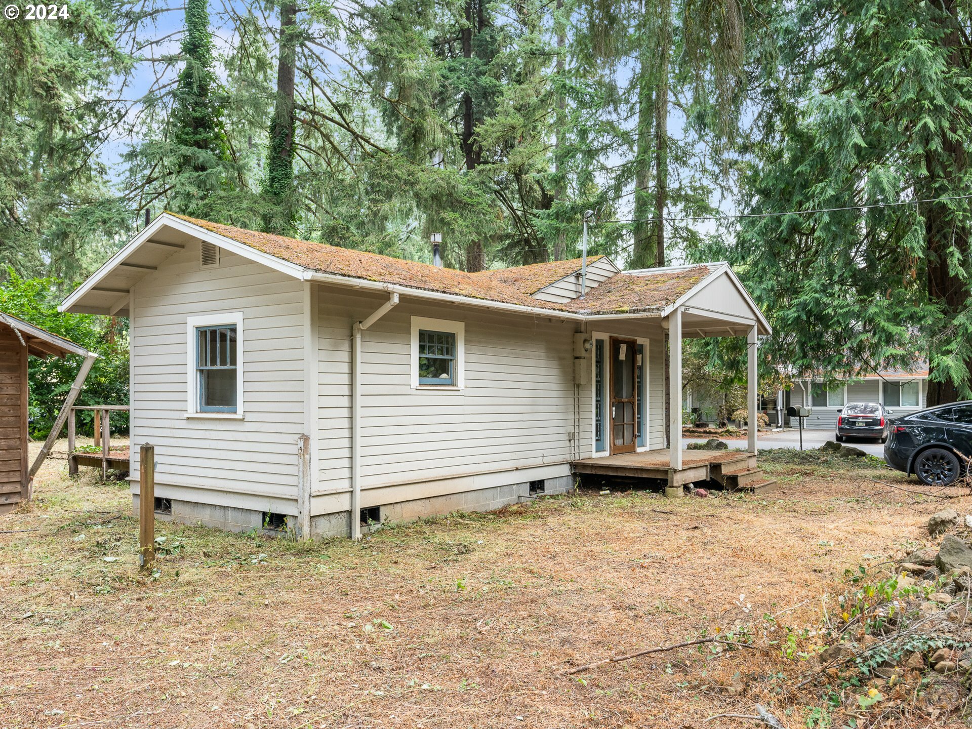 Property Photo:  16061 Waluga Dr  OR 97035 