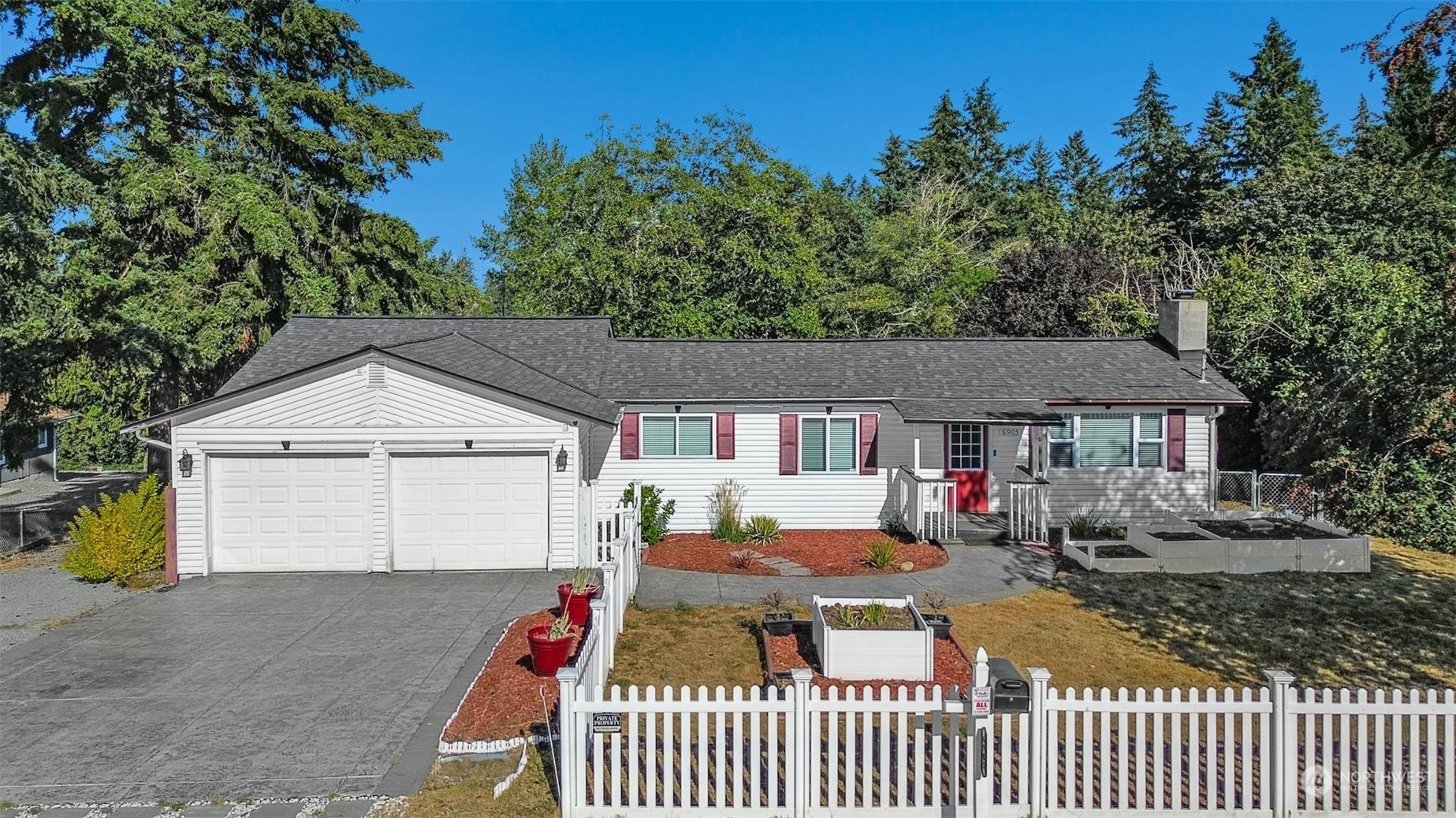 Property Photo:  6905  Vickery Avenue E  WA 98443 