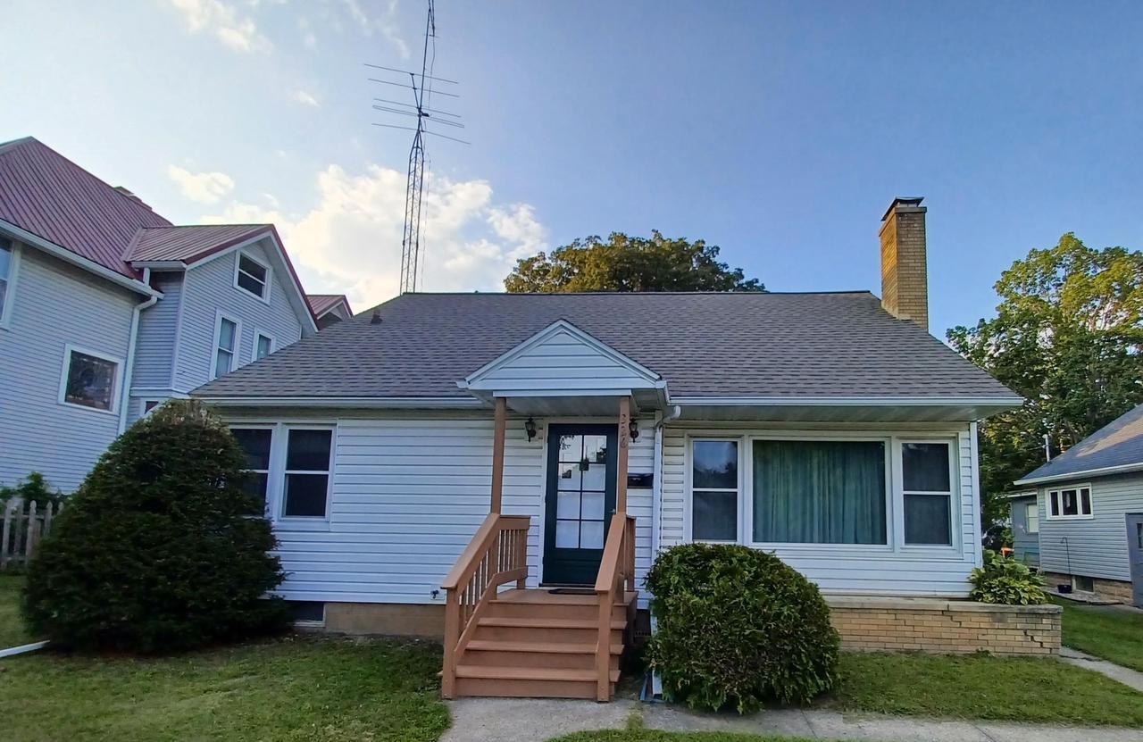 Property Photo: 326 5th Avenue WI 53913