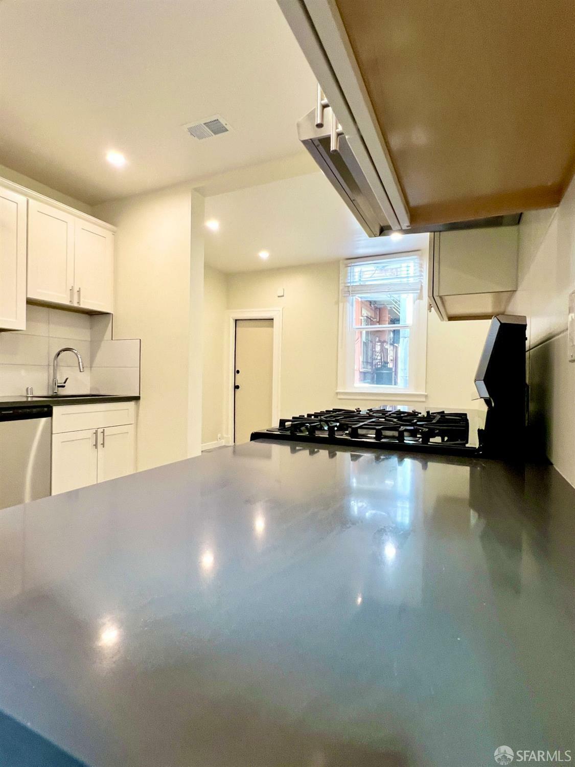 Property Photo:  1107 Valencia Street  CA 94110 