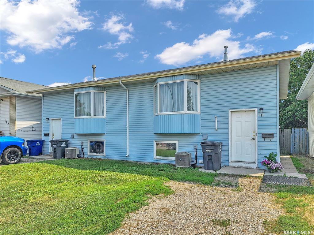 Property Photo:  111/113 Hedley Street  SK S7N 4G4 