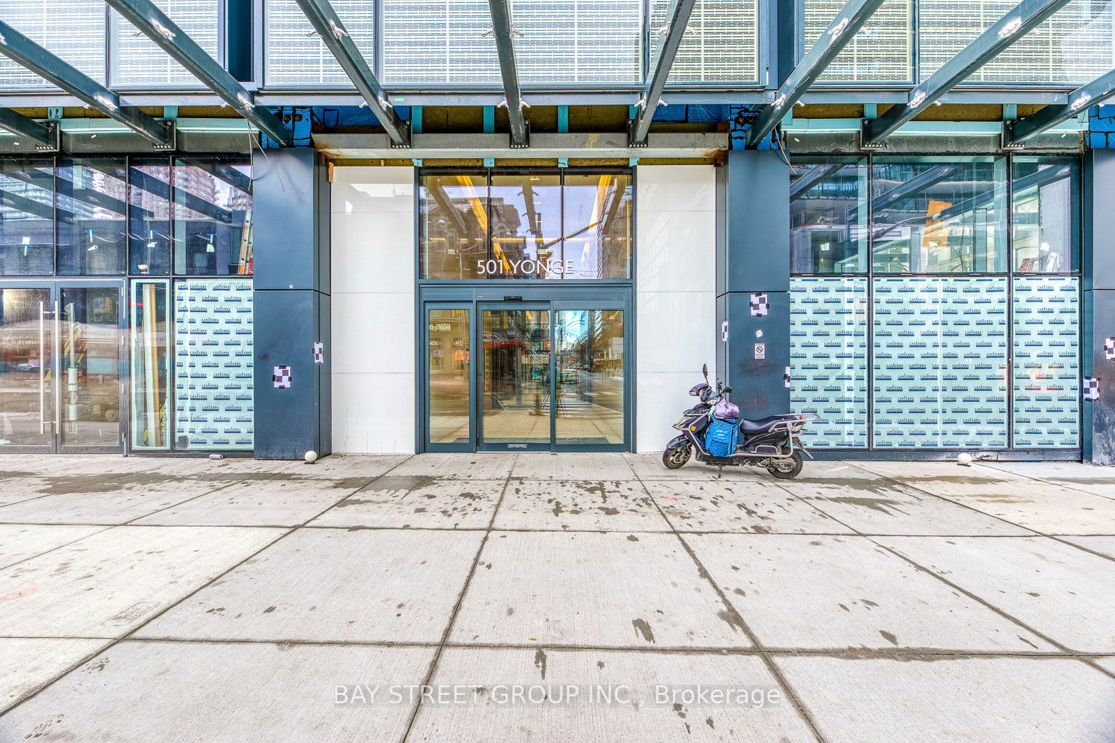 Property Photo:  501 Yonge St 2711  ON M4Y 1Y4 