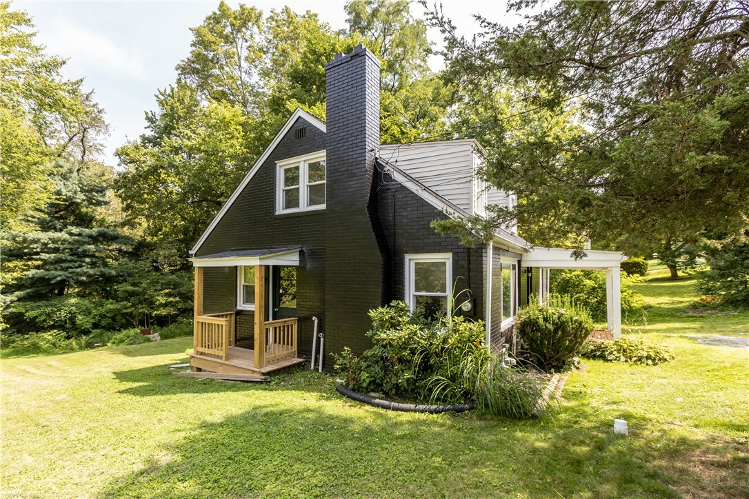 Property Photo:  146 Ridgewood Rd  PA 15108 