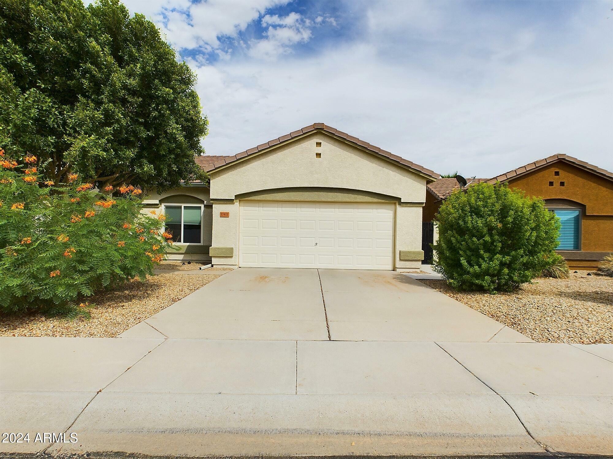 Property Photo:  17411 N Larkspur Lane  AZ 85374 