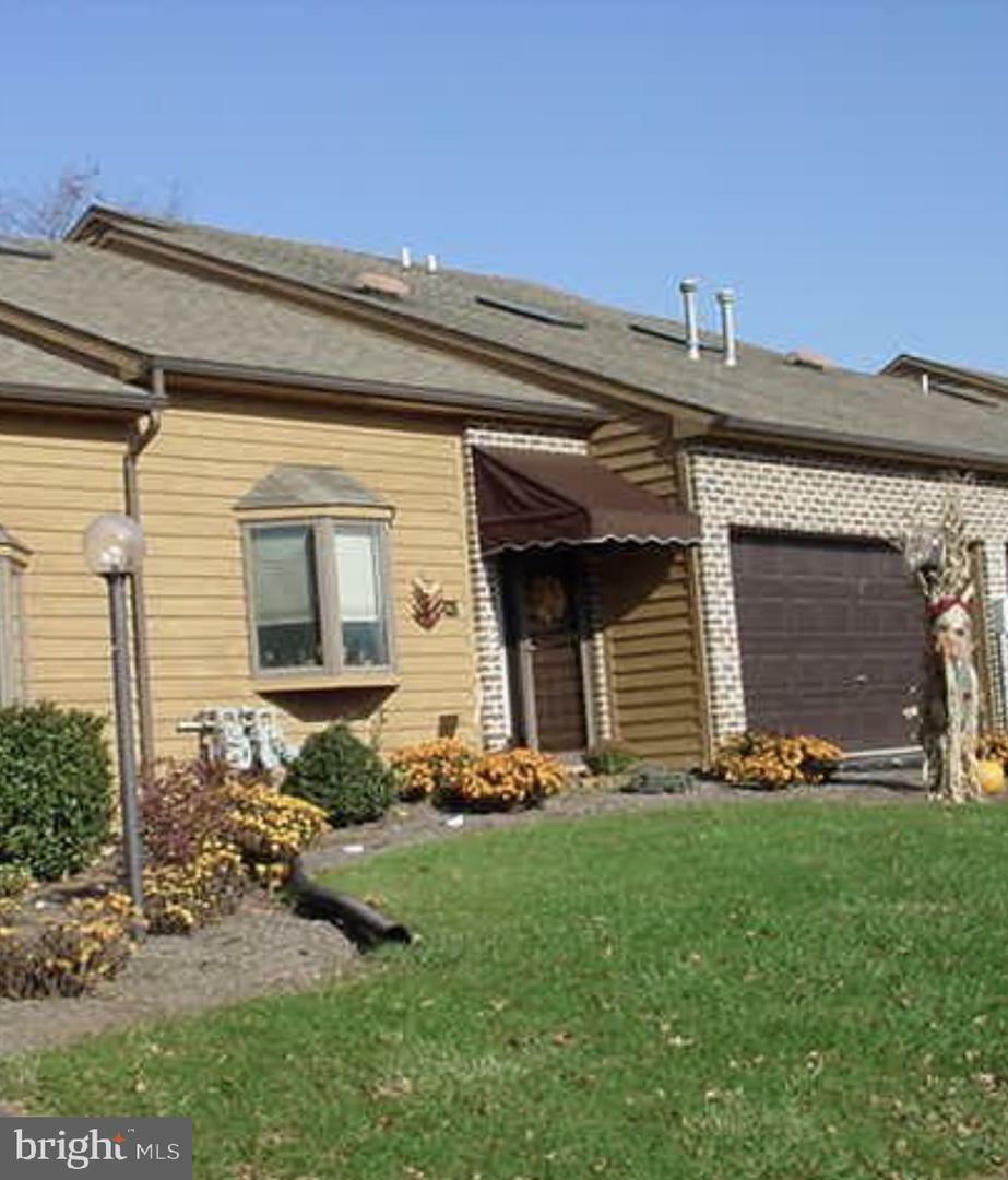 Property Photo:  47 Westview Manor 47  PA 17408 