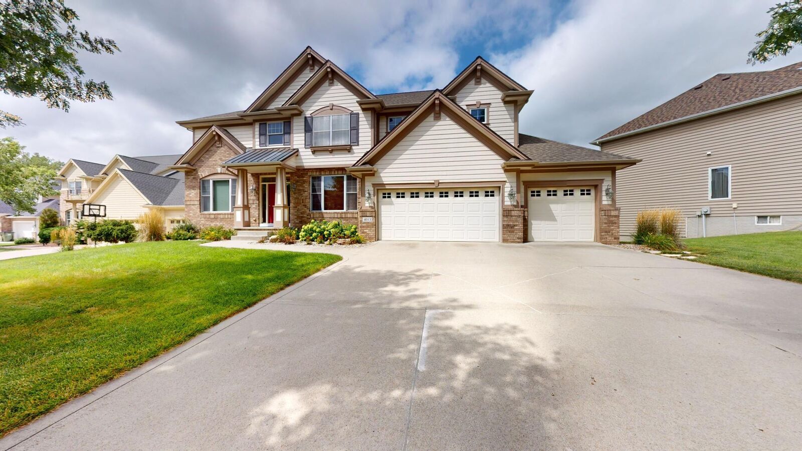 Property Photo:  4013 Laura Court  IA 50010 