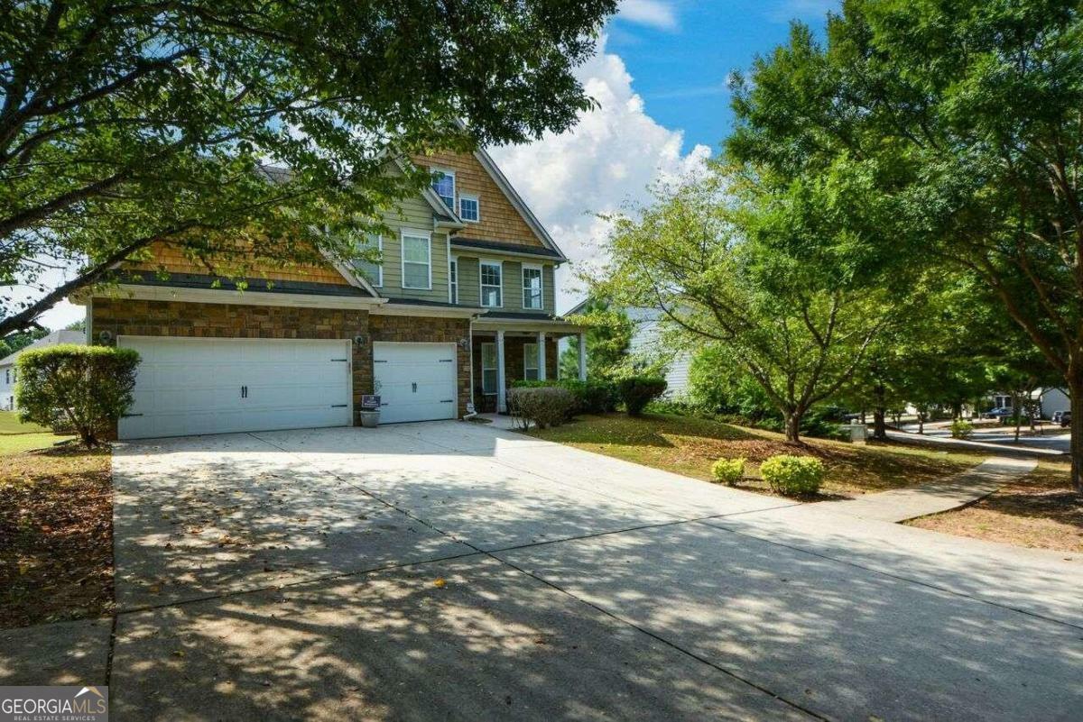 Property Photo:  2413 McIntosh Drive  GA 30248 