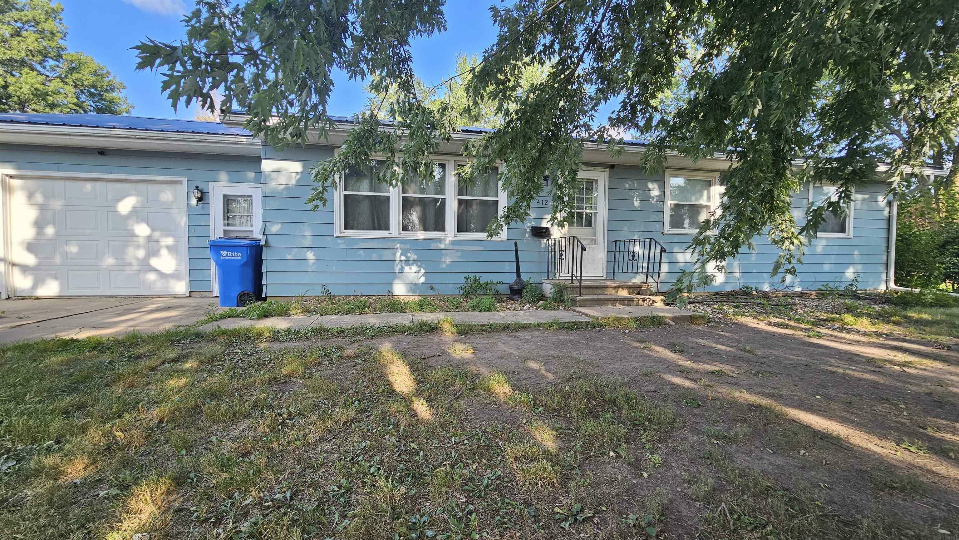 Property Photo: 412 West Street IA 50666