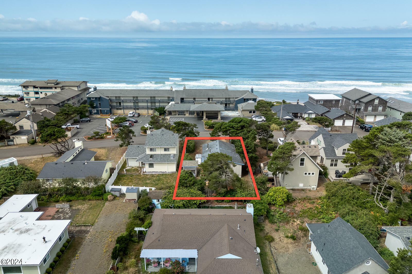 Property Photo:  2132 NW Inlet Avenue  OR 97367 