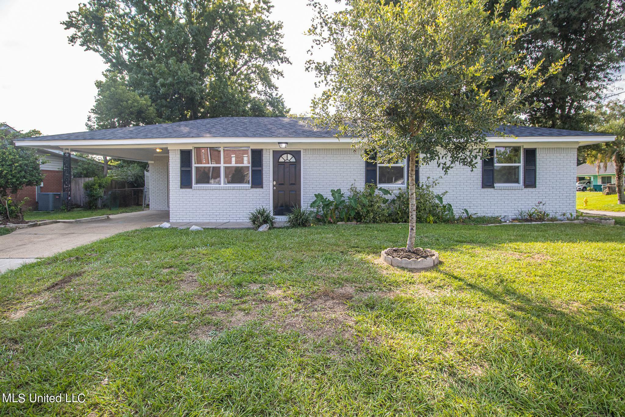 Property Photo:  103 N Wilson Boulevard  MS 39503 