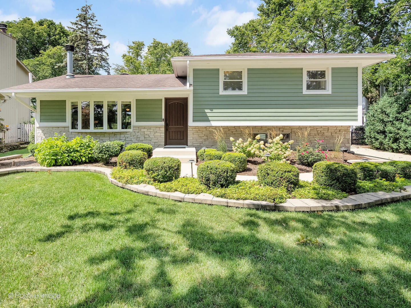 Property Photo:  210 N Oxford Avenue  IL 60514 