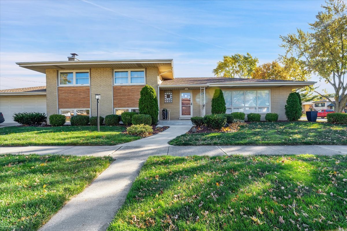 Property Photo: 4540 W 100th Street IL 60453