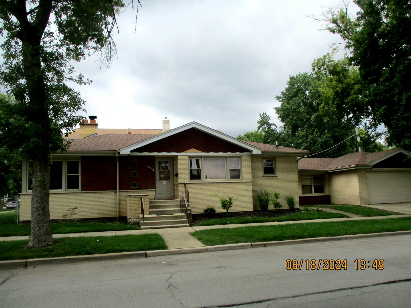 10459 S Hamlin Avenue  Chicago IL 60655 photo