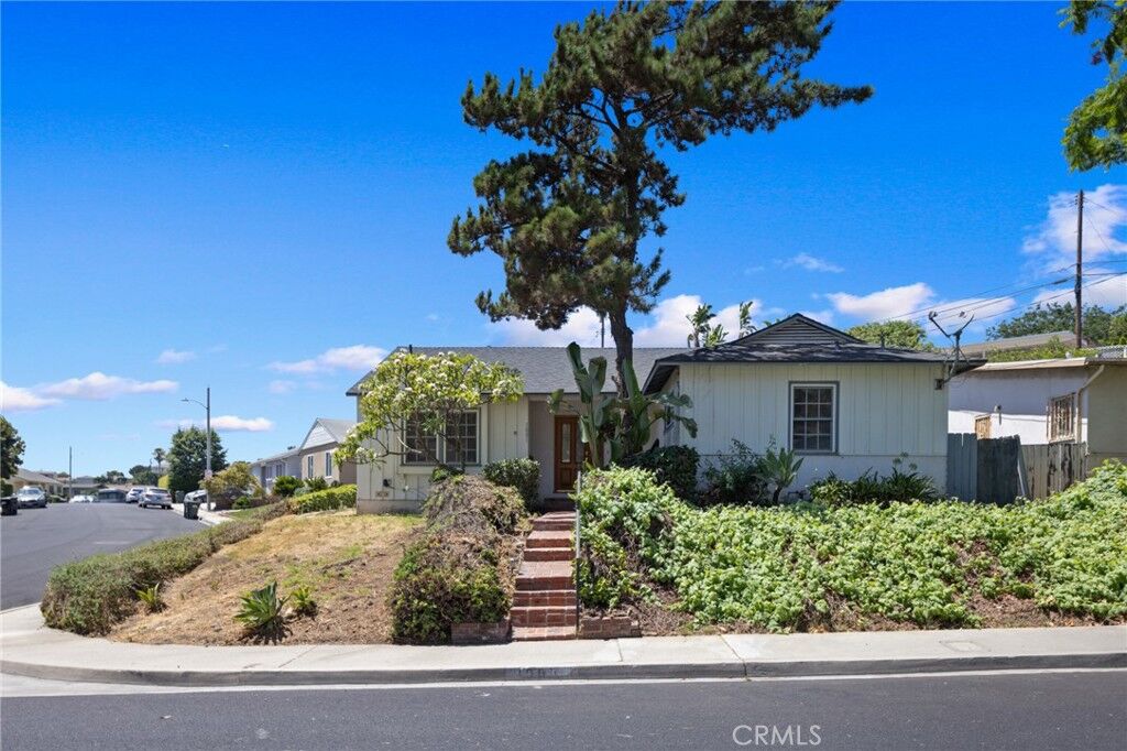 Property Photo:  1001 Kempton Avenue  CA 91755 