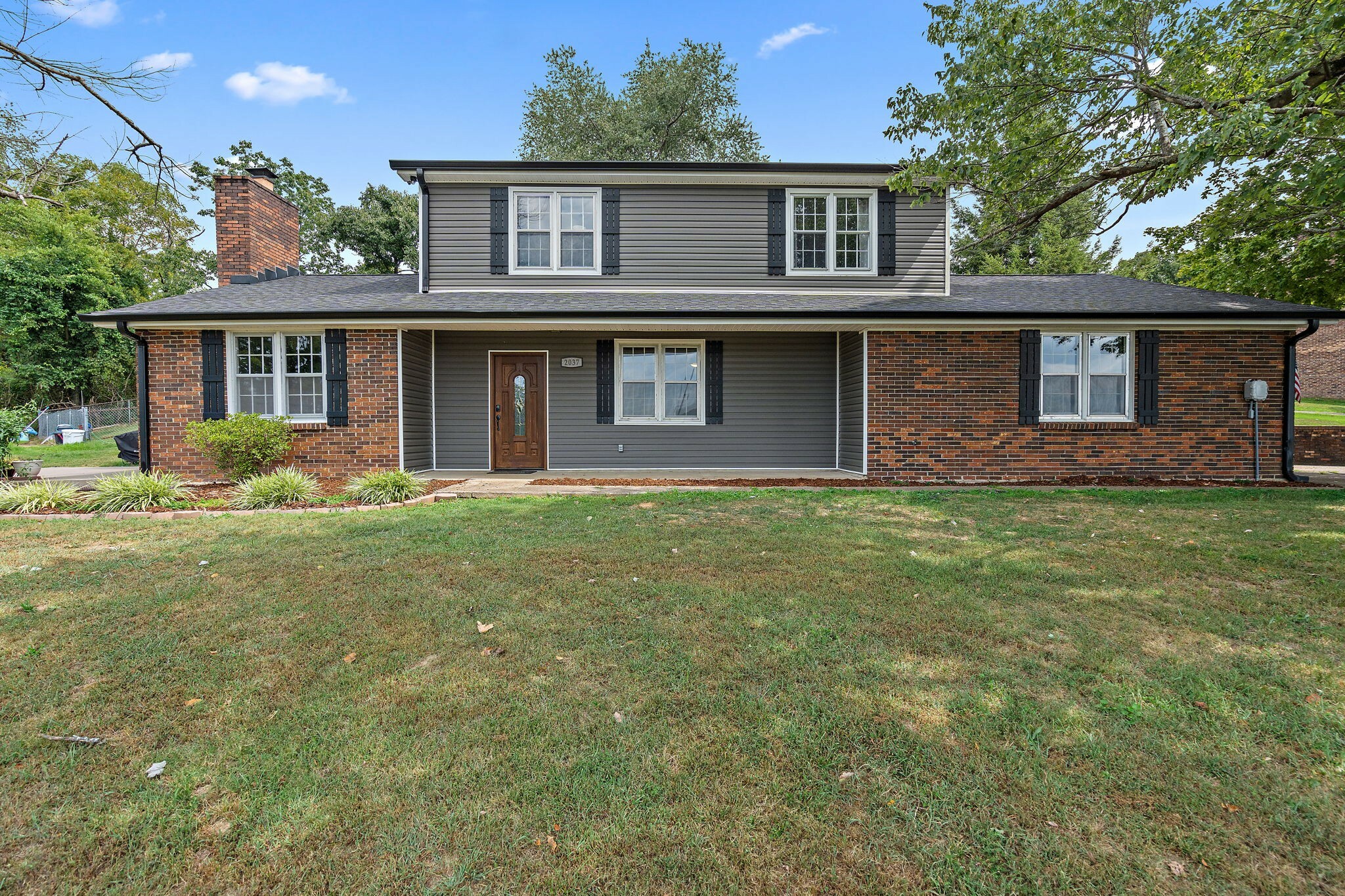 Property Photo:  2037 Ridgecrest Cir  TN 37055 