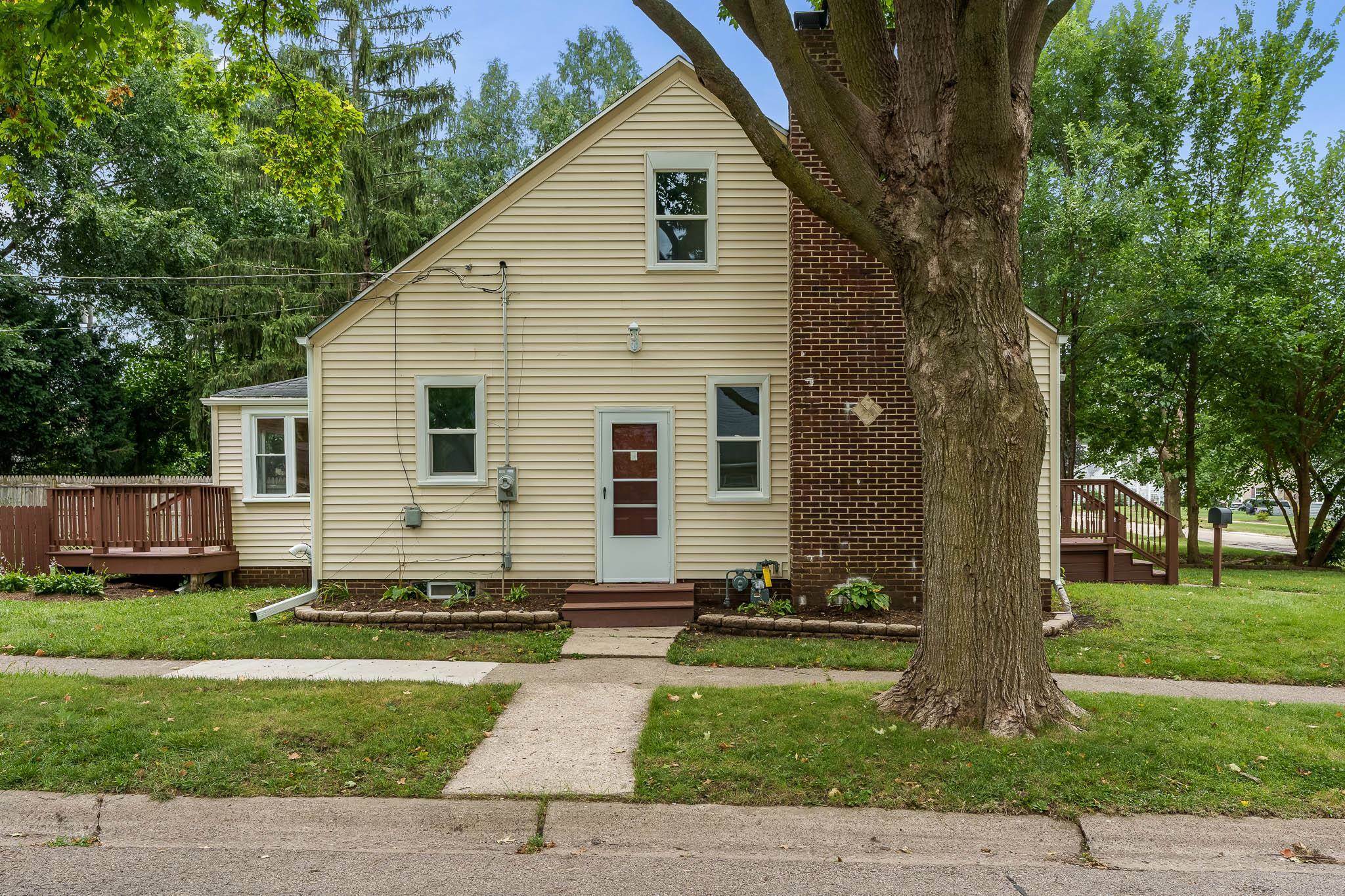 Property Photo:  1704 23rd Street  IL 61108 