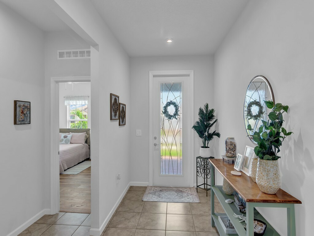 Property Photo:  4213 Keeson Circle  FL 32967 