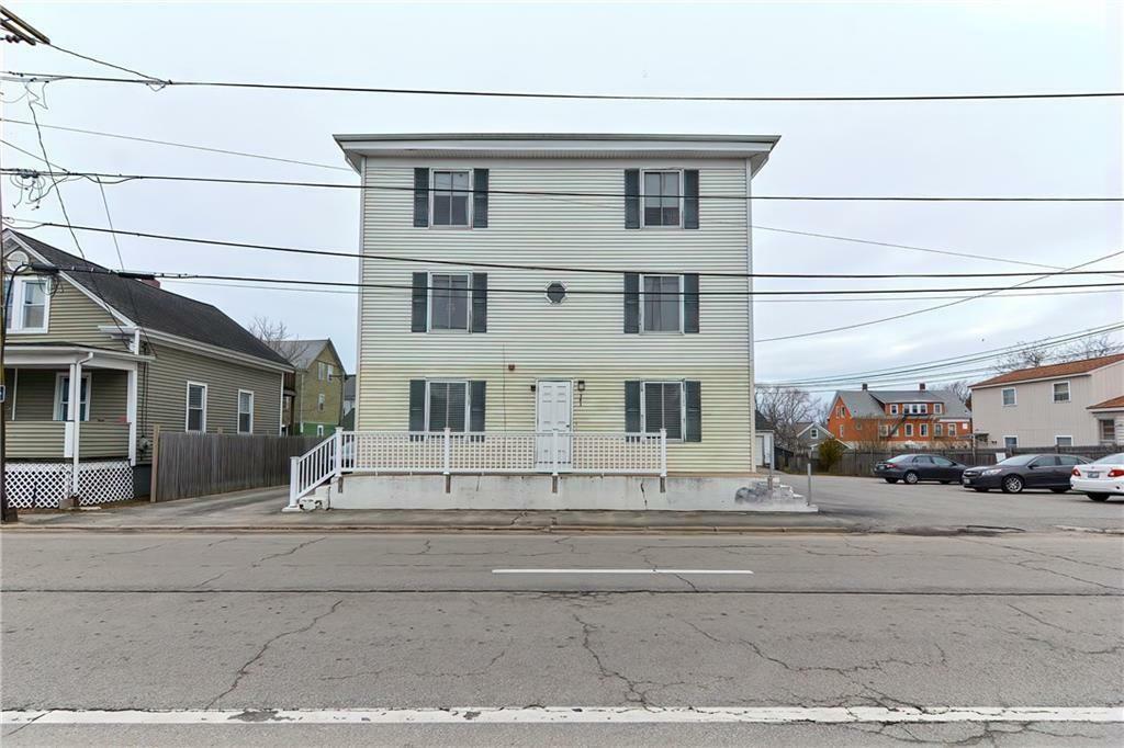 Property Photo:  341 Metacom Avenue 1R  RI 02885 