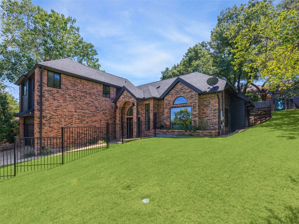 Property Photo: 3911 Dry Creek Drive TX 78731