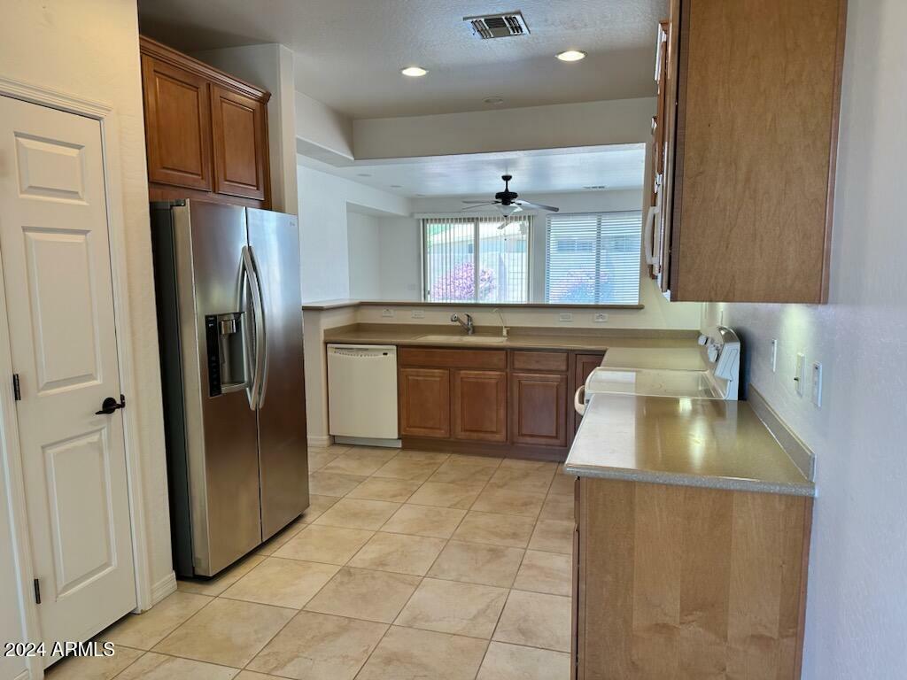 Property Photo:  121 W Latigo Circle  AZ 85143 