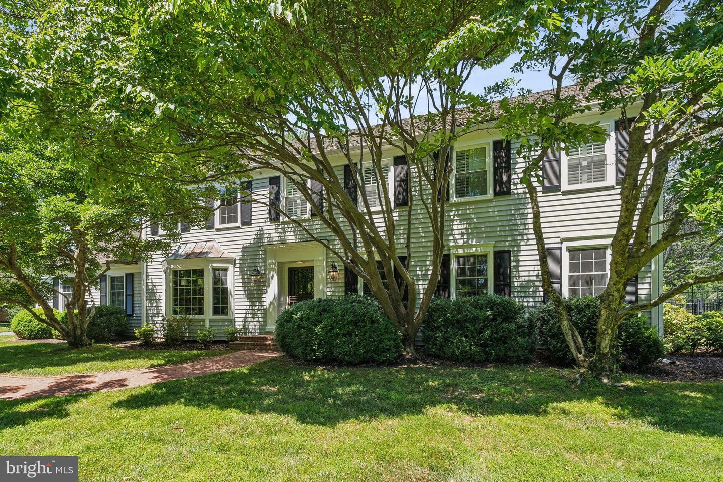 Property Photo:  9100 Falls Road  MD 20854 