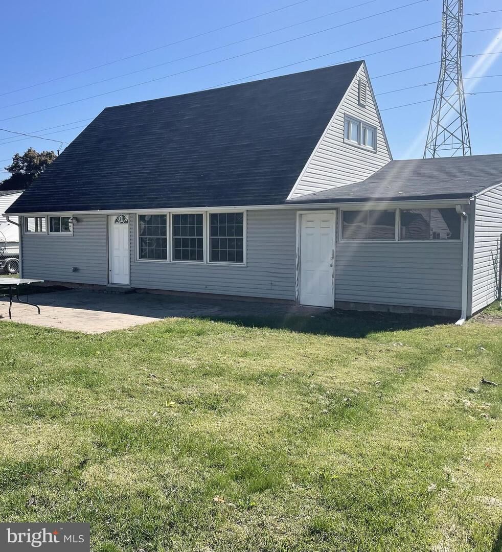 Property Photo:  100 Northpark Drive  PA 19054 