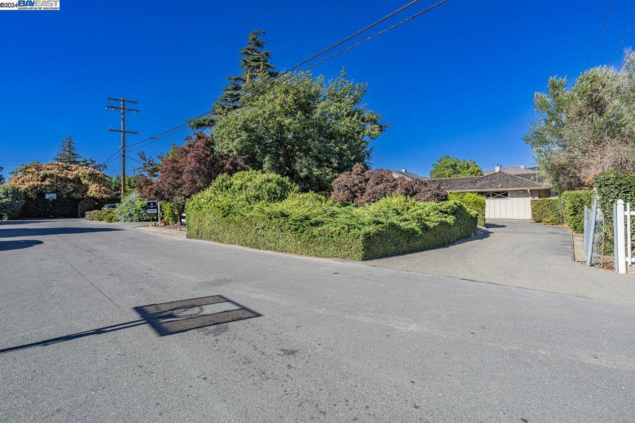 Property Photo:  38526 Tyson Ln  CA 94536 