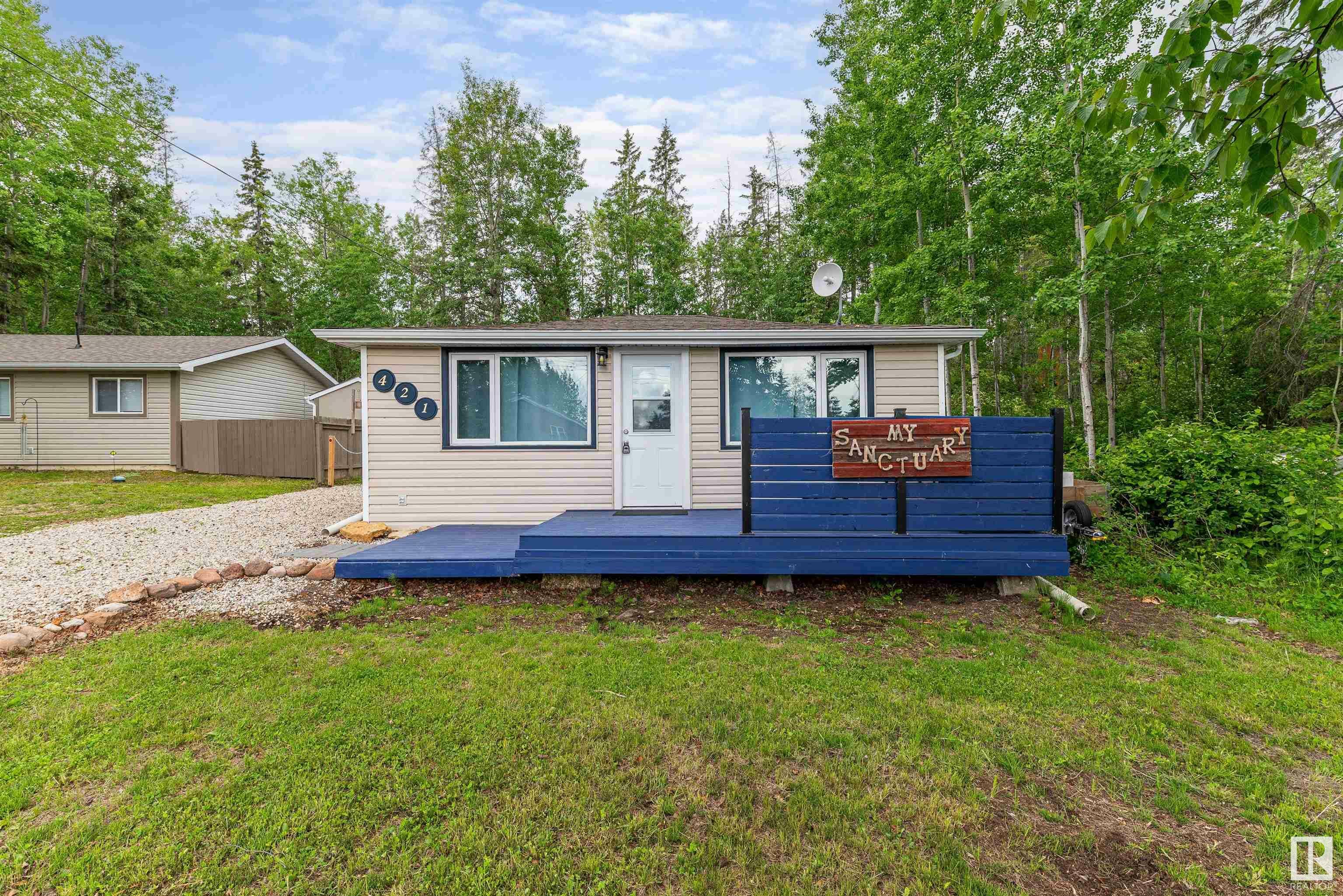 Photo de la propriété:  421 Lakeview Drive  AB T0E 1V0 