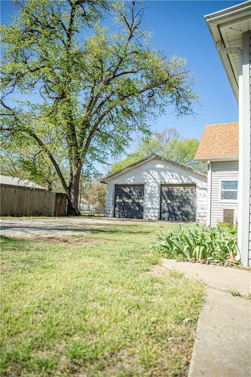 Property Photo:  619 N Wood Street  KS 67333 