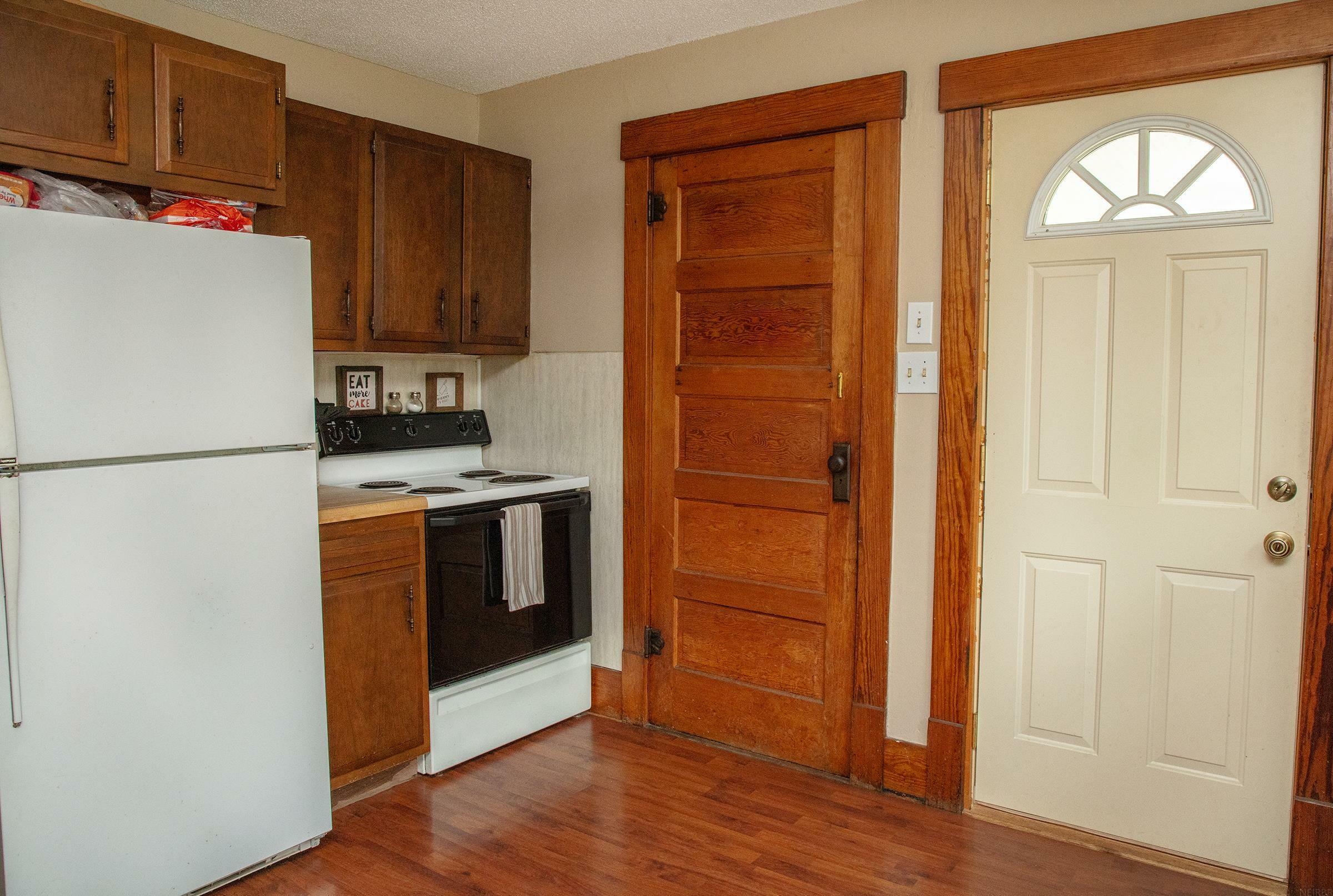 Property Photo:  222 8th Street  IA 50602 