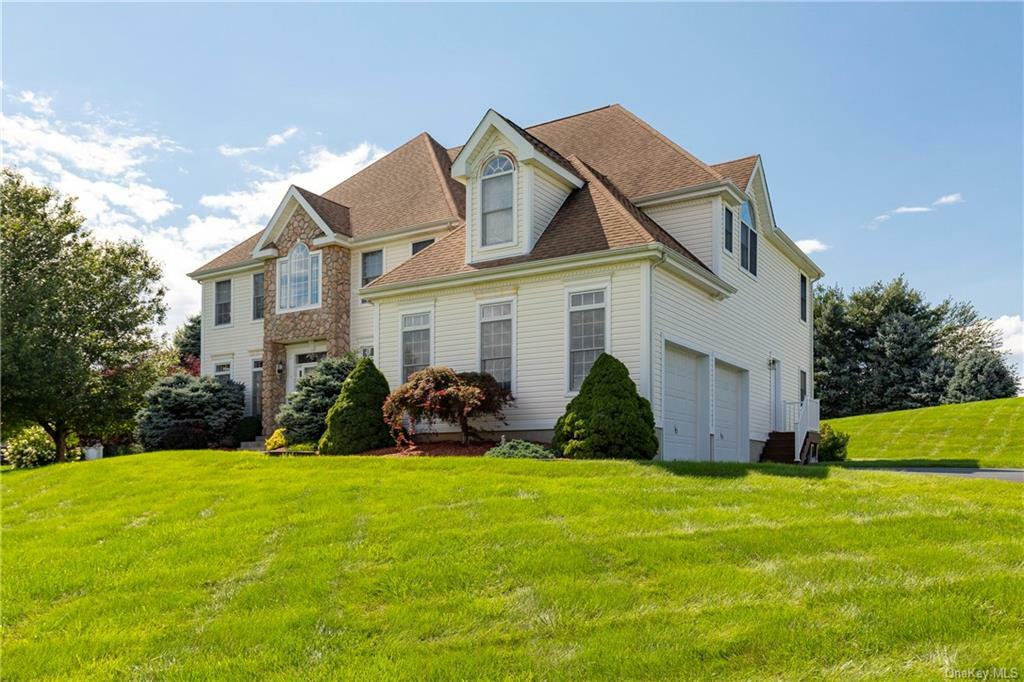 Property Photo:  75 Autumn Chase Drive  NY 12533 