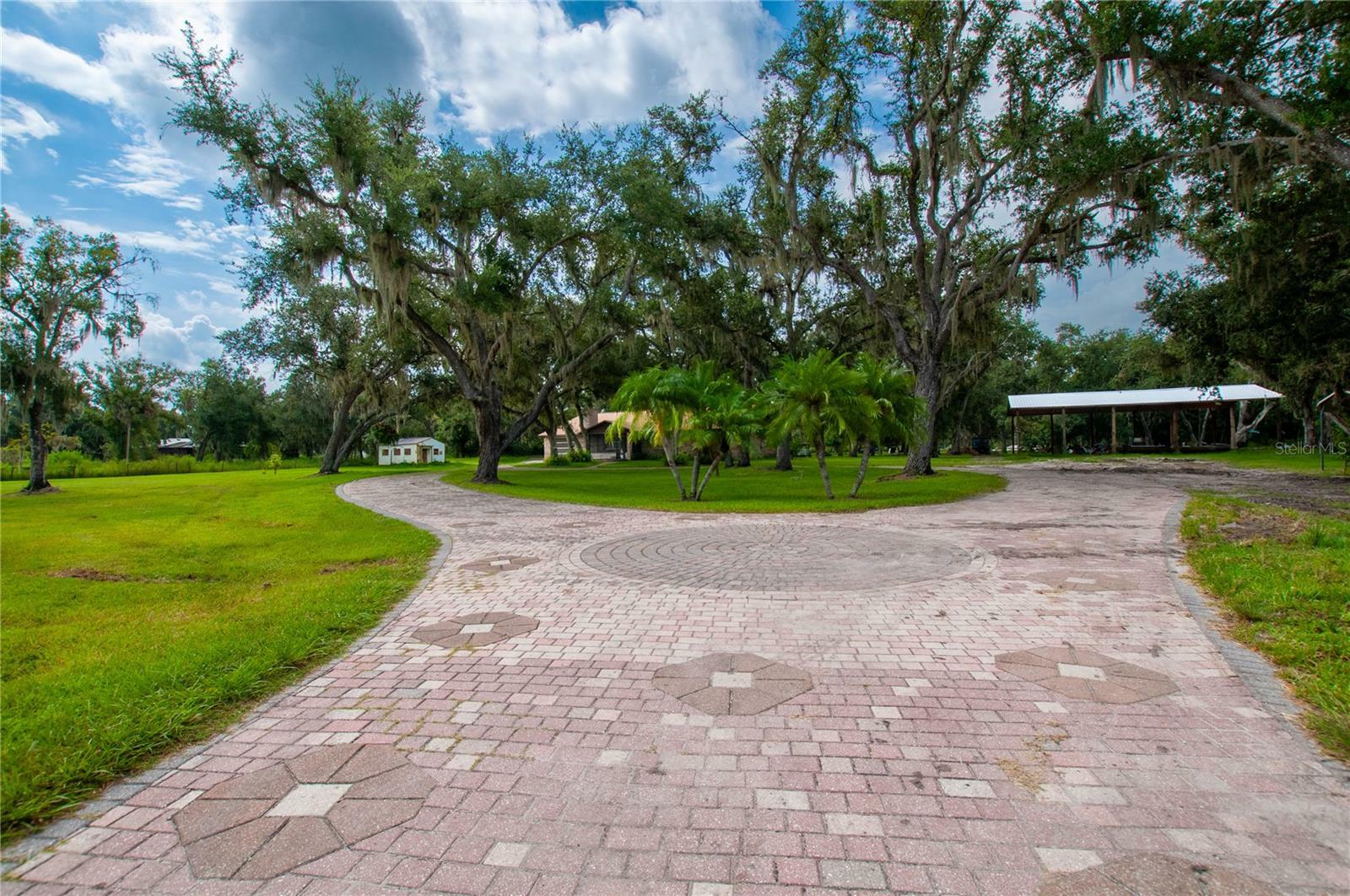 Property Photo:  1153 SW Skates Street  FL 34266 