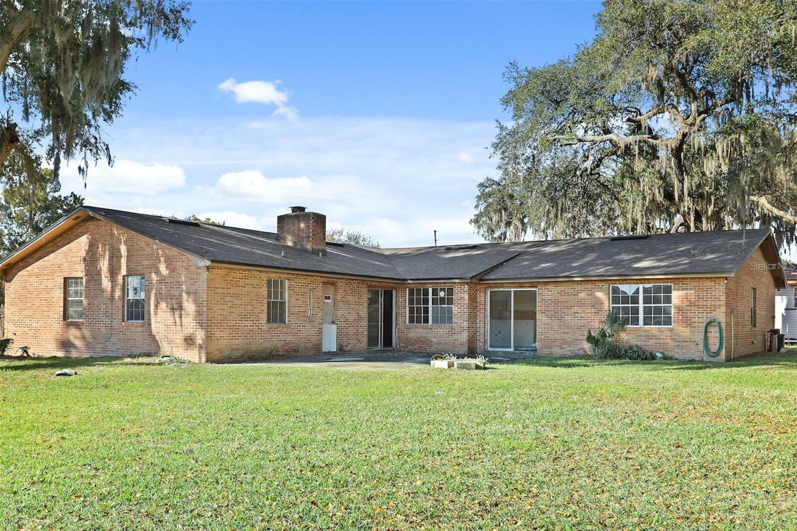 Property Photo:  105 &Amp 107 S High Street  FL 32746 